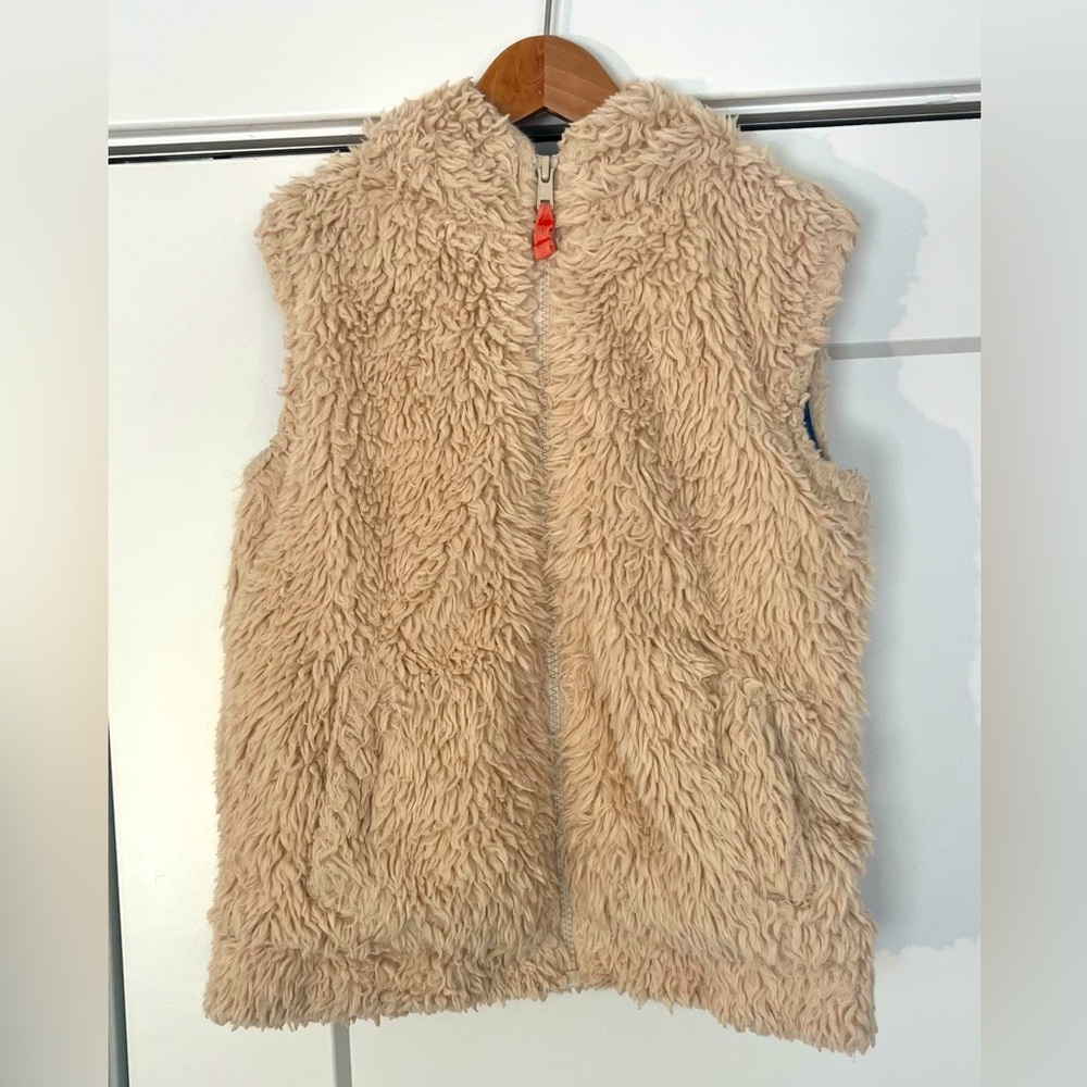 Mini Boden Shaggy Hooded Vest, size 6/7